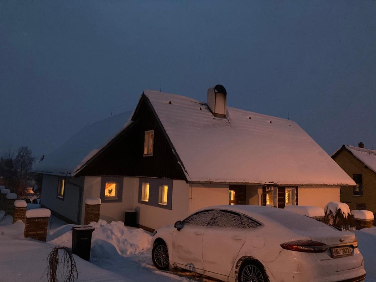Vojnuv Mestec Dum S Vuni Dreva Holiday home *