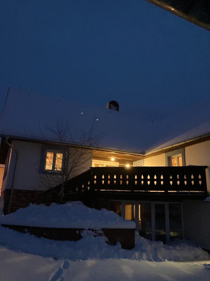 Vojnuv Mestec Dum S Vuni Dreva Holiday home